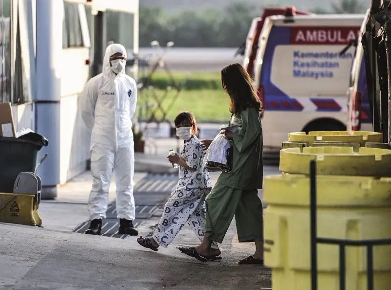 美国最新疫情动态与观点论述